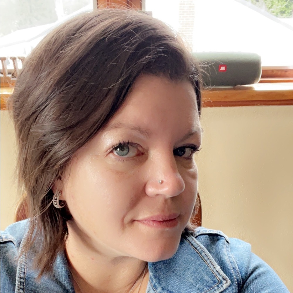 Meet your Posher, Holli